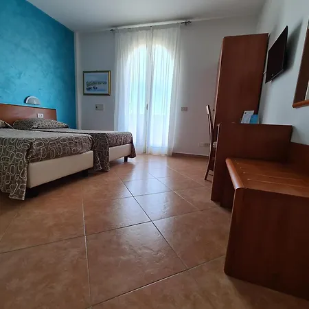 Alexander Hotel 3*
