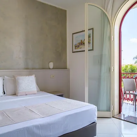 Alexander 3* Giardini-Naxos