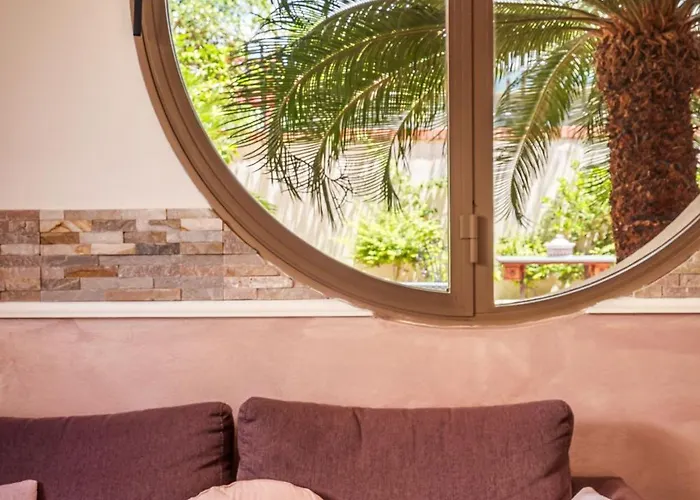 Alexander ホテル 3*