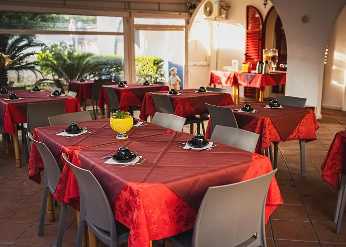 ホテル Alexander 3*