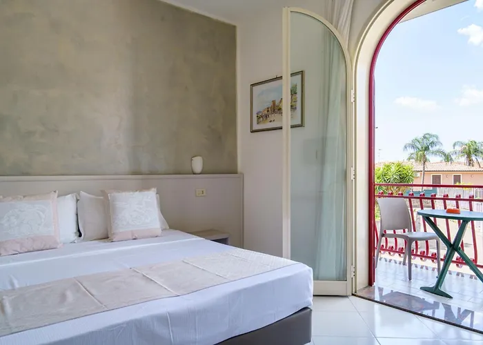 Alexander 3* Giardini Naxos