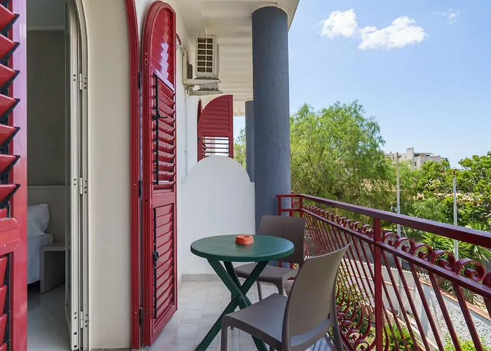 Alexander Giardini Naxos