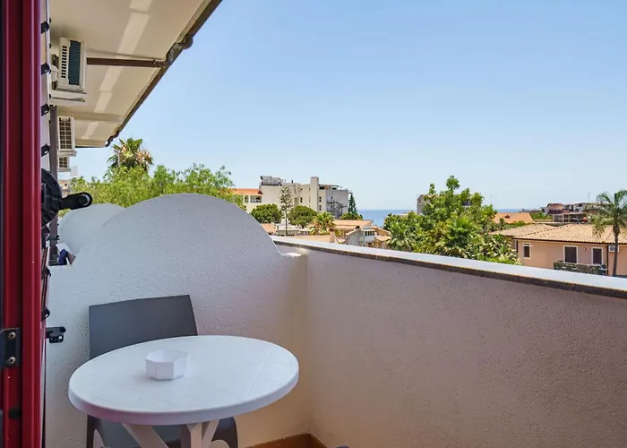 Alexander Giardini Naxos