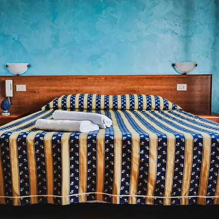 Alexander מלון גיארדיני נאקסוס