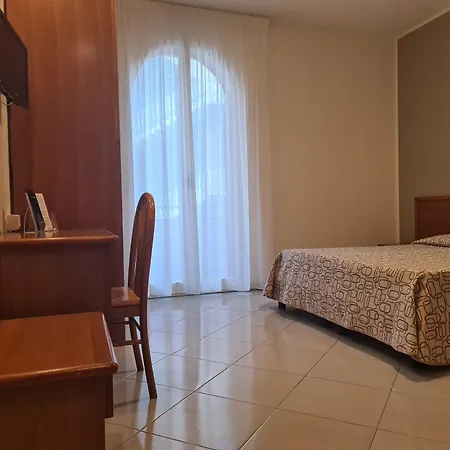 Alexander גיארדיני נאקסוס