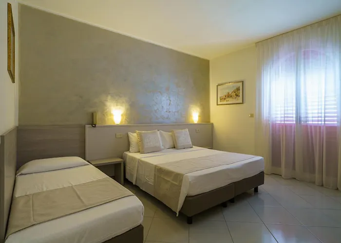 فندق Alexander 3*